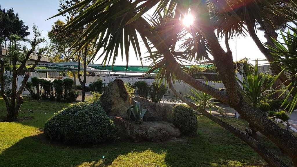 Hotel Mediterraneo Qualiano Esterno foto