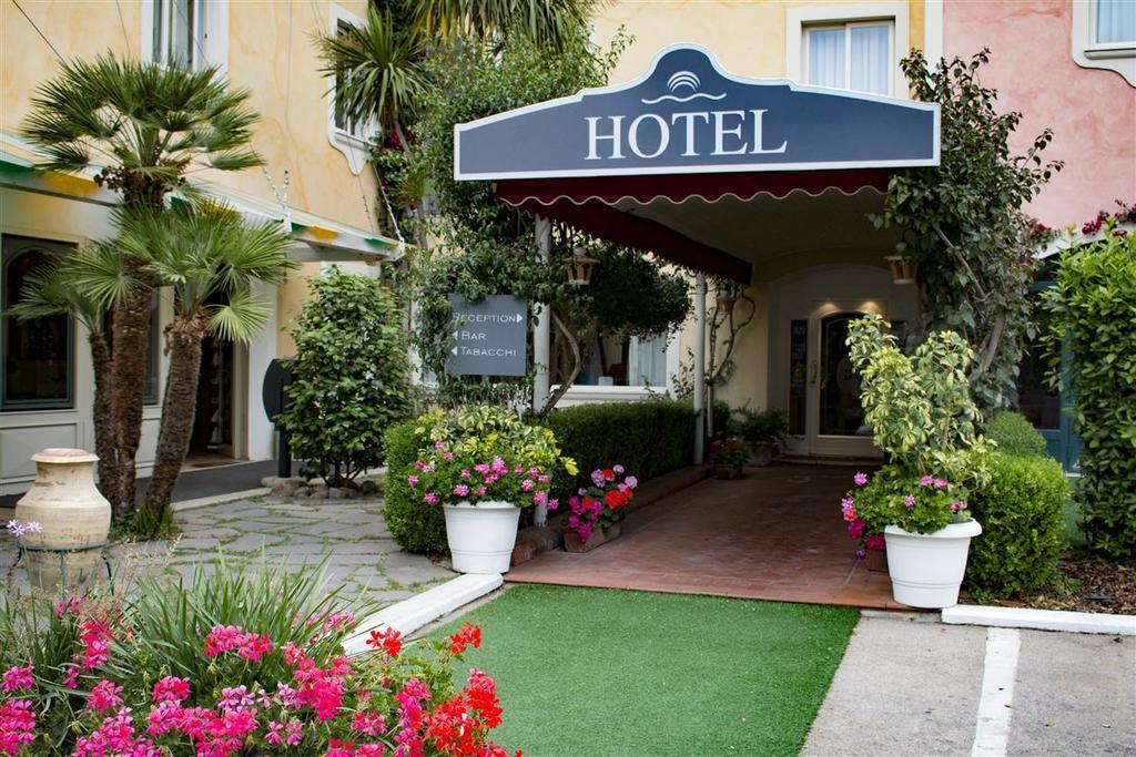Hotel Mediterraneo Qualiano Esterno foto