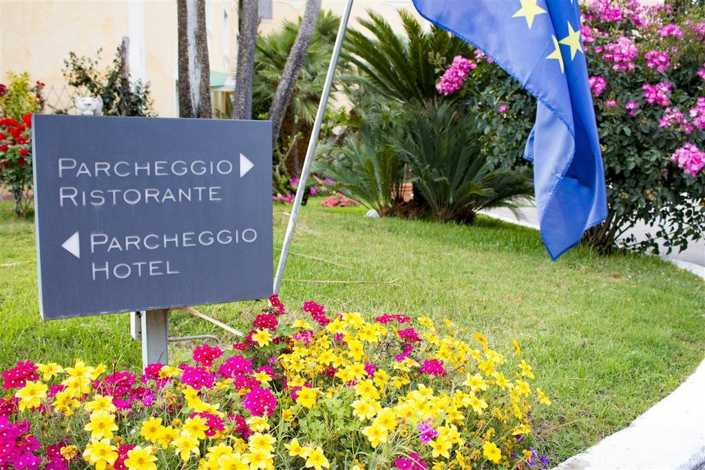Hotel Mediterraneo Qualiano Esterno foto