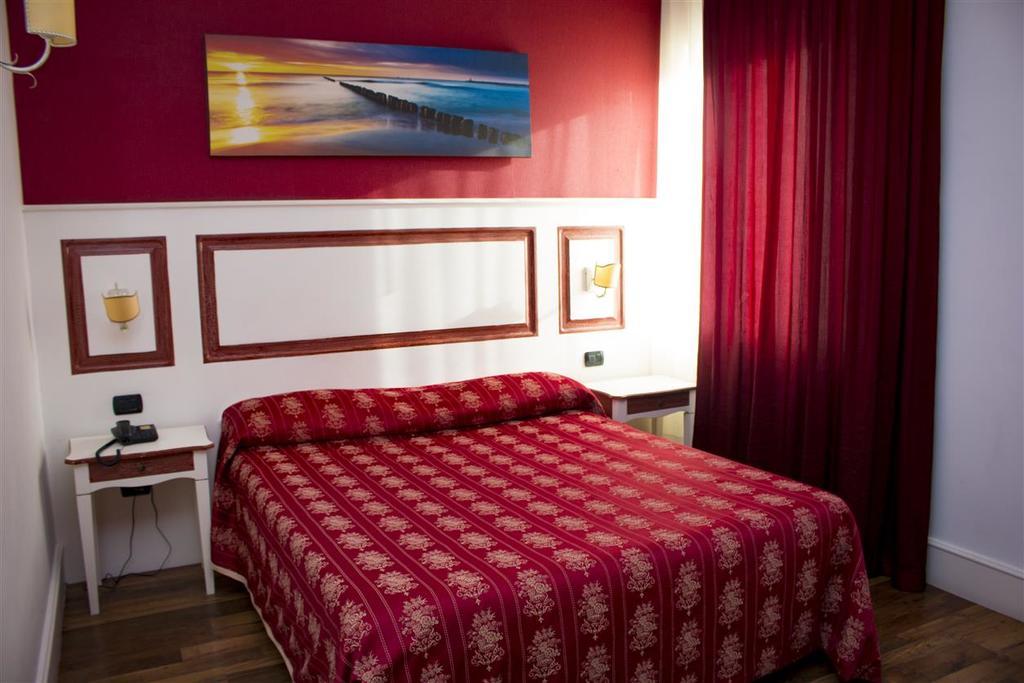 Hotel Mediterraneo Qualiano Esterno foto