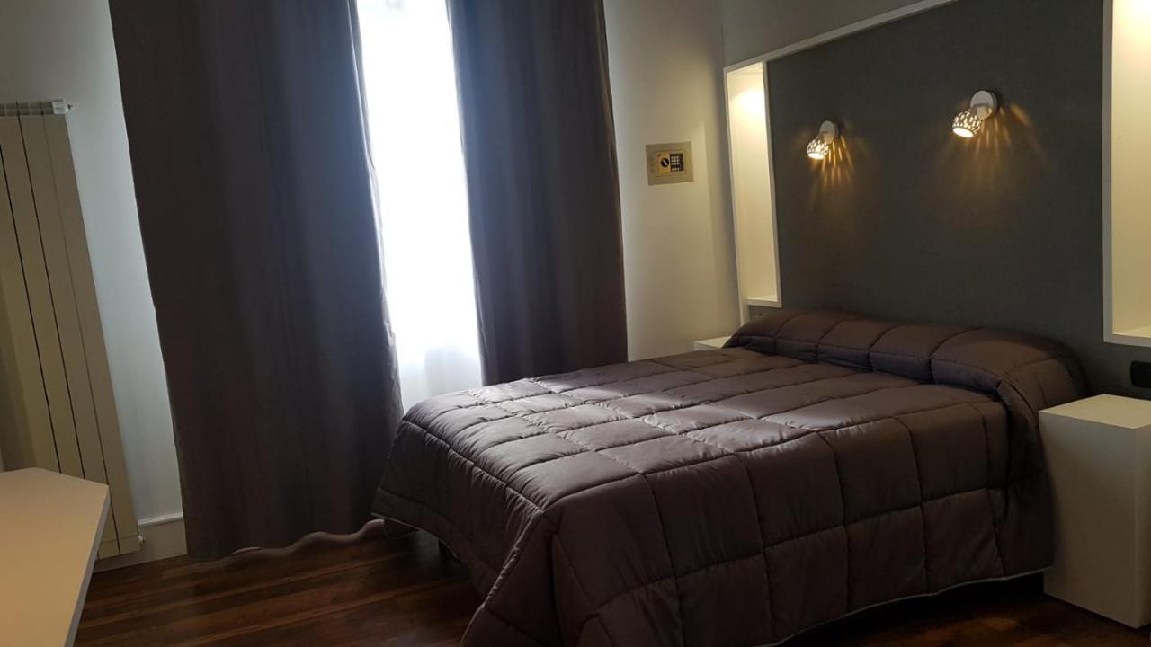 Hotel Mediterraneo Qualiano Esterno foto